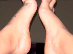 Amateur Foot Fetish Girlfriend Sucks and gives a Footjob