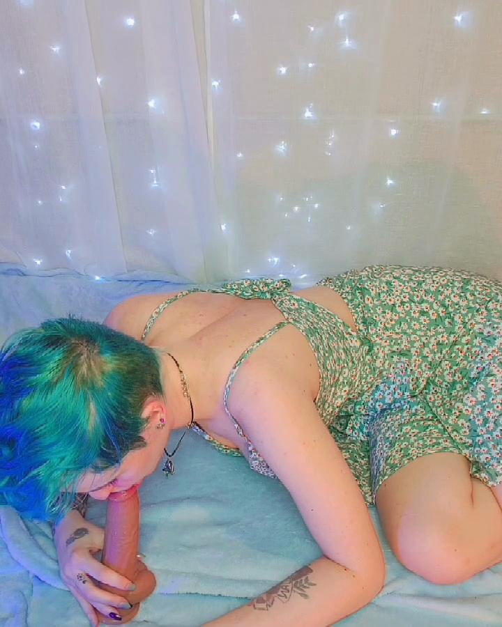 Awesome Amateur teen blonde toying pussy